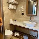 Life Butiq Hotel *